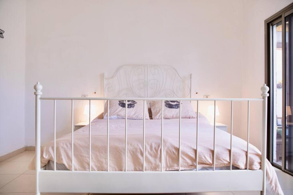 Homey Apartment Near The Beach Hadera Bagian luar foto
