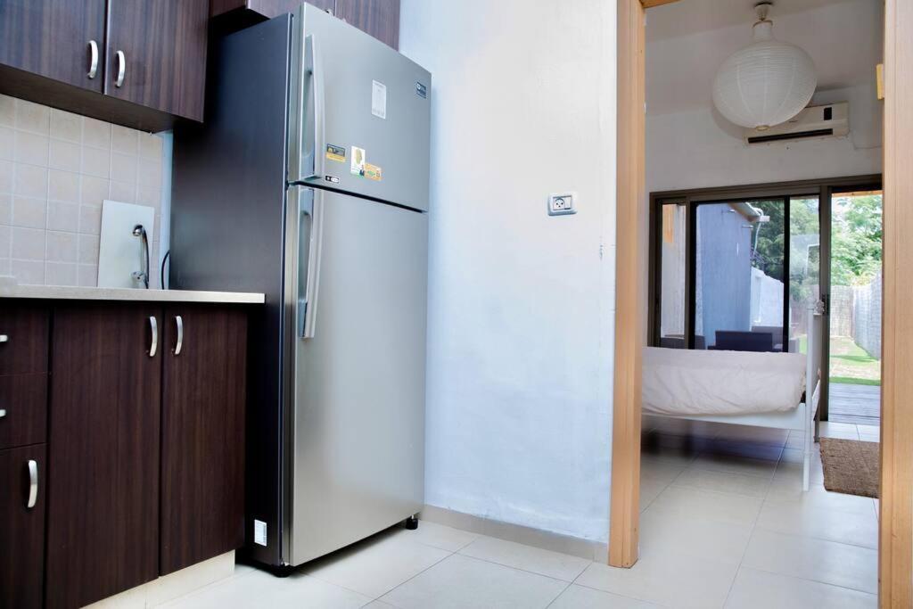 Homey Apartment Near The Beach Hadera Bagian luar foto