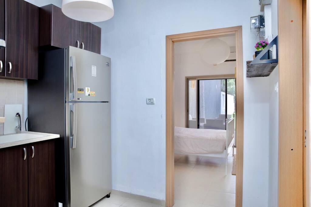 Homey Apartment Near The Beach Hadera Bagian luar foto